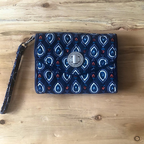 Vera Bradley Marrakesh Quilted Wristlet - Picture 1 of 5